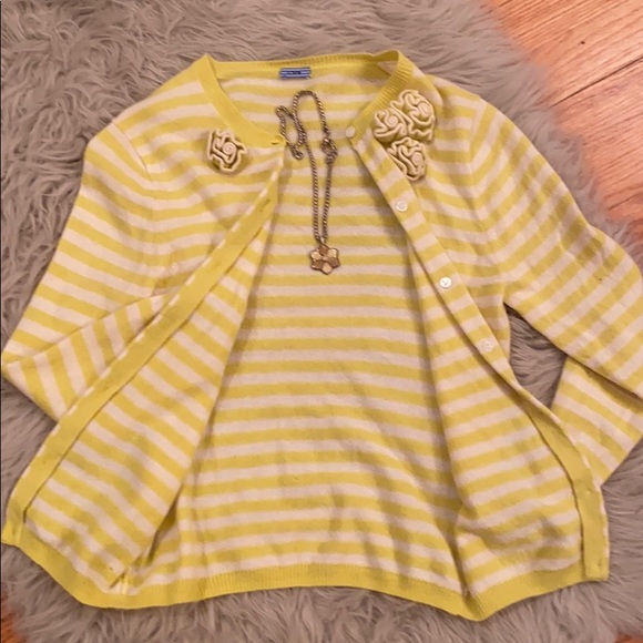 J. CREW YELLOW STRIPE BUTYON DOWN SWEATER. - Picture 5 of 5